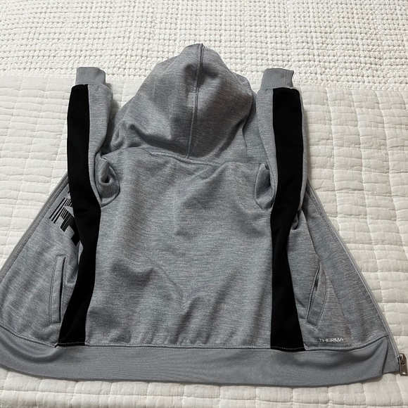 Gently worn (USED)- Toddler’s Nike jacket - Picture 11 of 11